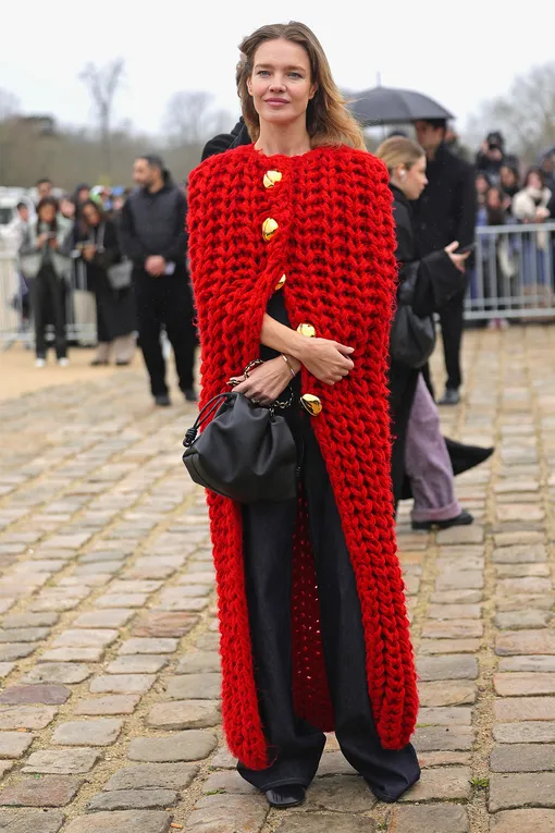 Наталья Водянова в LOEWE на Неделе моды в Париже