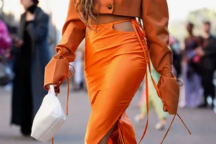 10 модных шелковых юбок на любой случай