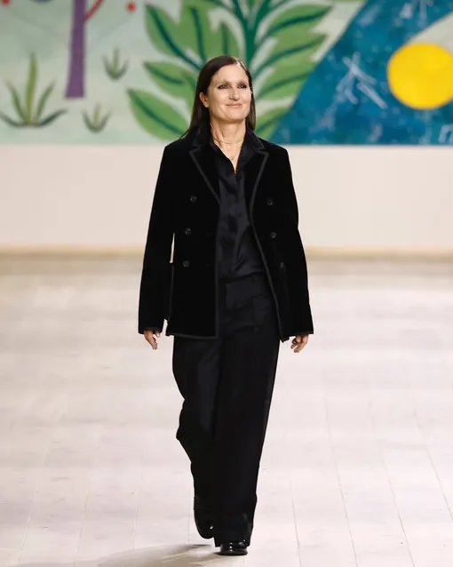 Мария Грация Кьюри после показа Christian Dior Couture весна 2025