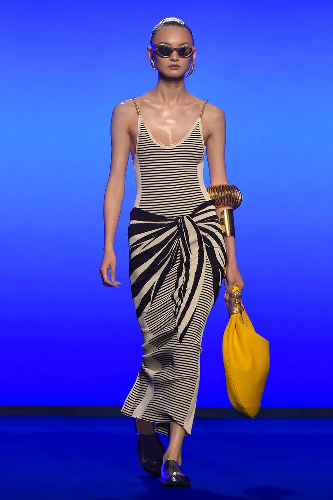 Schiaparelli весна-лето 2025 Schiaparelli весна-лето 2025