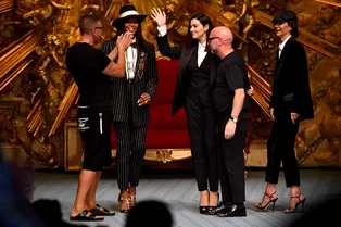 Моника Беллуччи стала моделью на мужском показе Dolce & Gabbana