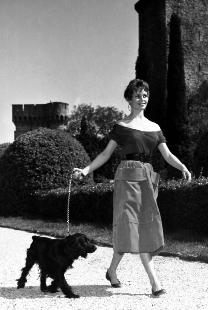 Со своей собакой на Французской Ривьере, 1958 год