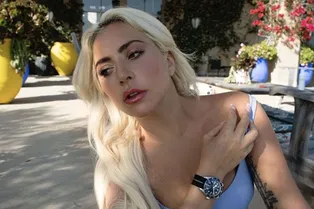 Леди Гага запускает новое радио-шоу на Apple Music