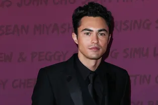 Новым амбассадором Victoria's Secret впервые стал мужчина