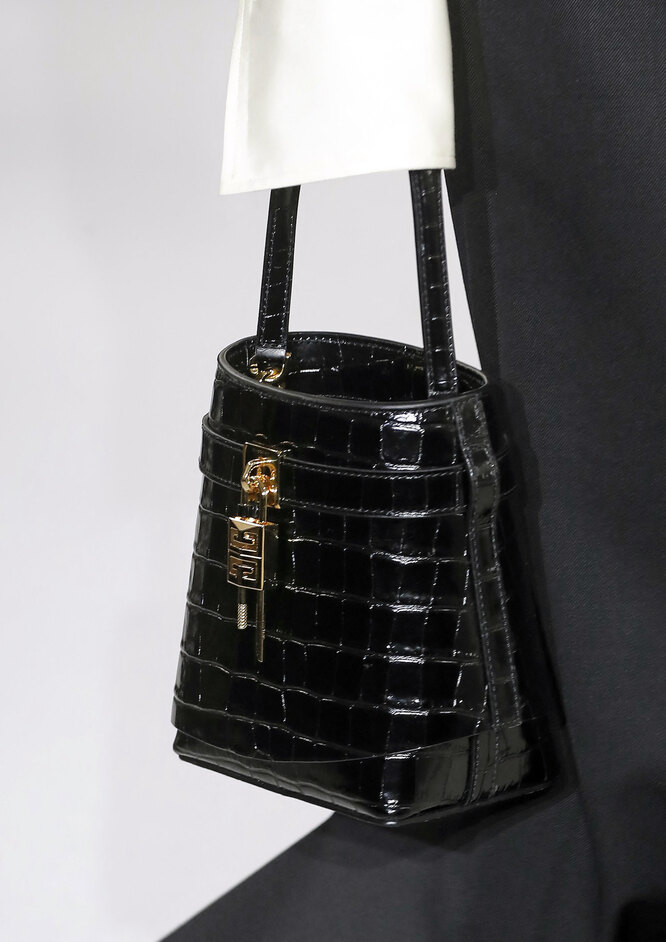 Givenchy осень-зима 2023/24 Givenchy осень-зима 2023/24