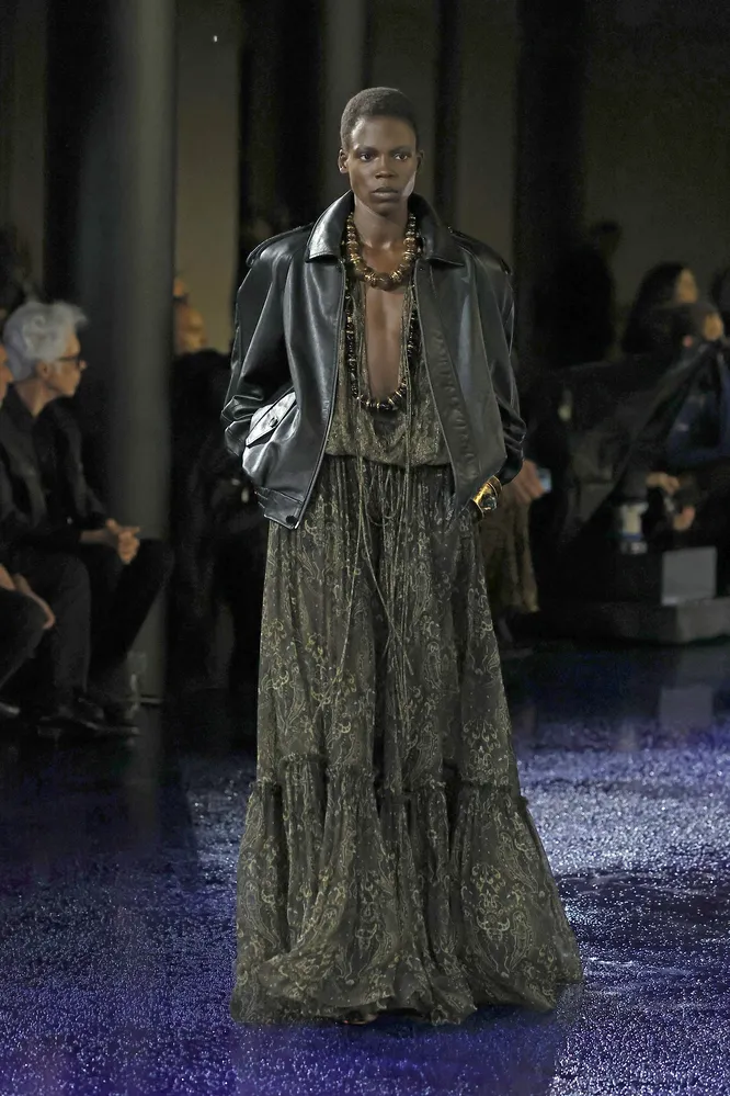 Saint Laurent весна-лето 2025