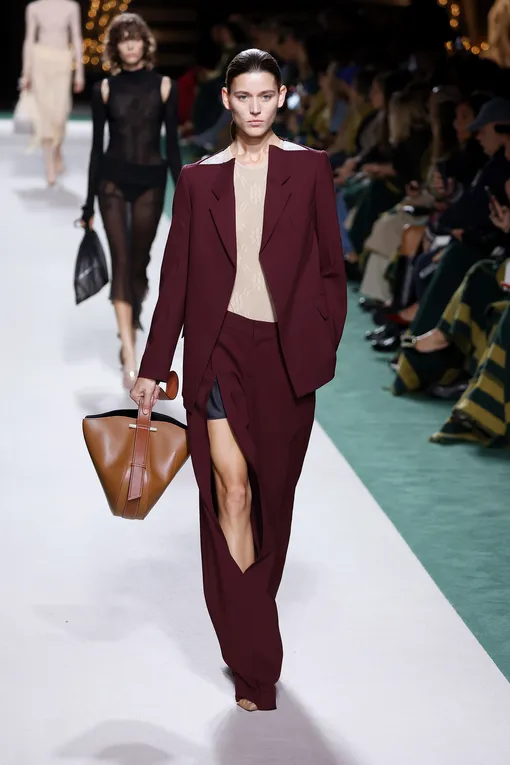 Victoria Beckham весна-лето 2025