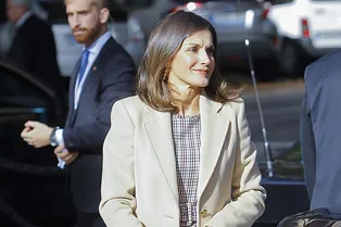 Королева Летиция мастерски использует любимый прием Виктории Бекхэм