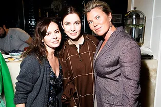 Оксана Лаврентьева и Алена Ахмадуллина на завтраке в «Белом саду»