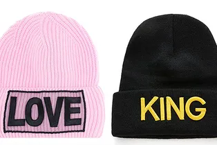 На лбу написано: 15 ярких «говорящих» шапок бини с надписями