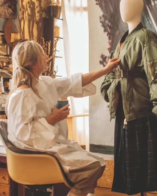 Марина Йи в своем ателье Марина Йи в своем ателье