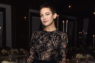 Короткая стрижка и разрез до бедра: новый сексуальный образ Кейт Хадсон