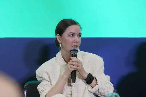 Алена Ахмадуллина, дизайнер и основатель бренда Alena Akhmadullina.