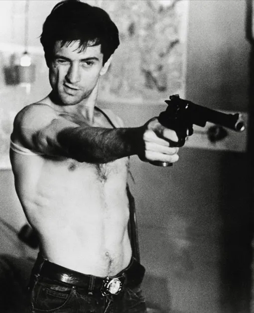 33-летний Роберт Де Ниро в фильме Мартина Скорсезе «Таксист», 1976 год 33-летний Роберт Де Ниро в фильме Мартина Скорсезе «Таксист», 1976 год