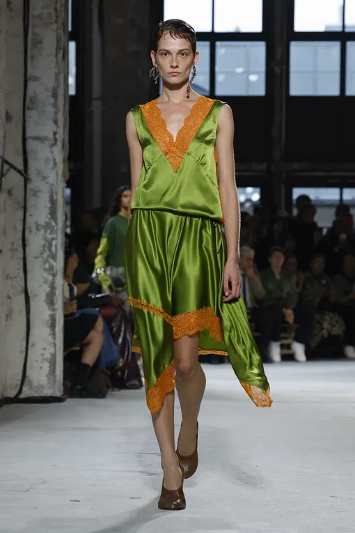 Dries Van Noten весна-лето 2025 Dries Van Noten весна-лето 2025