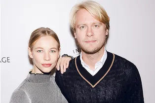 Светлана Устинова и Илья Стюарт на открытии выставки «Уникальность»