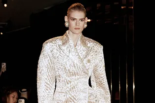 Что надеть на праздник: 5 главных вечерних трендов сезона Что надеть на праздник: 5 главных вечерних трендов сезона