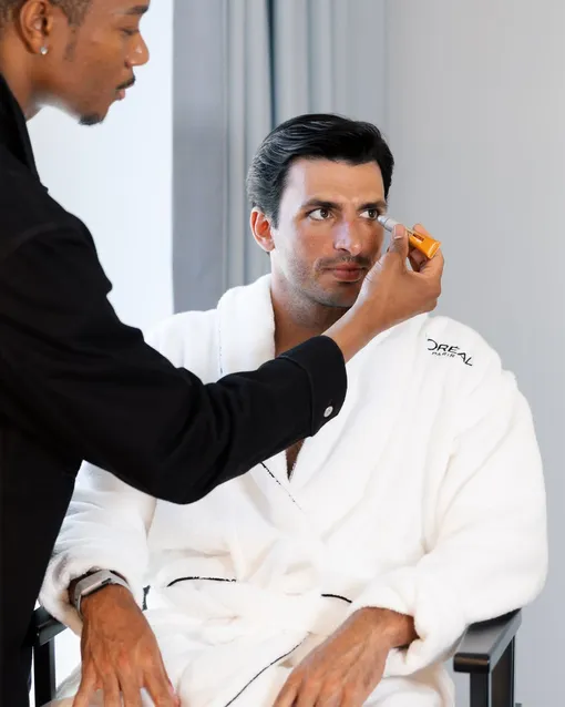 Гонщик Формулы-1 и пилот Williams Карлос Сайнс — новый амбассадор L'Oreal
