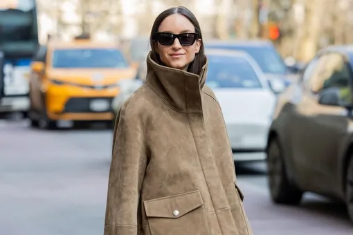 Надоела кожа? Носите замшу. Это все еще главный материал сезона Надоела кожа? Носите замшу. Это все еще главный материал сезона