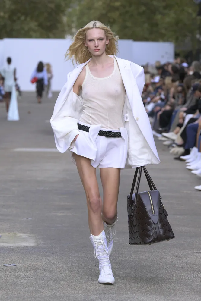 Stella McCartney весна-лето 2025 Stella McCartney весна-лето 2025