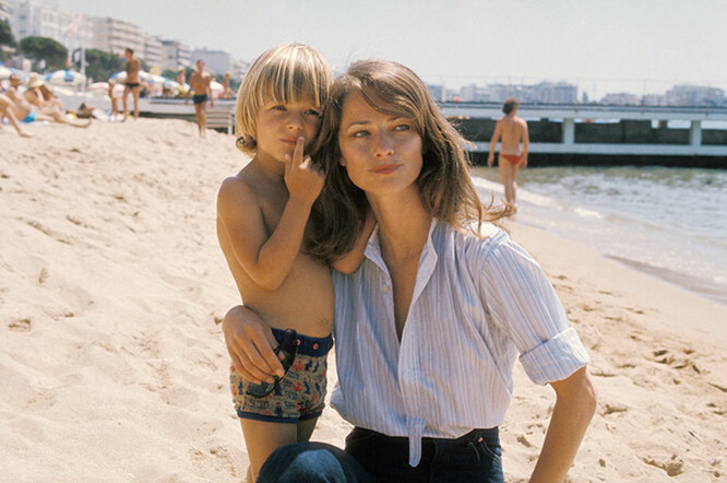 Шарлотта Рэмплинг с сыном, 1976 год