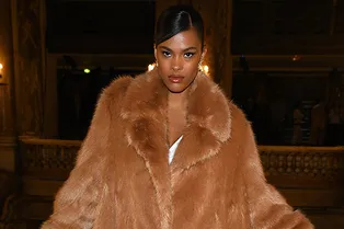 Тина Кунаки, Карин Ройтфельд и Шейлин Вудли на показе Stella McCartney