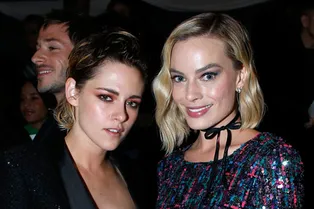 Марго Робби, Кристен Стюарт и Лили-Роуз Депп на круизом показе Chanel