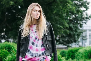 Ясмина Муратович и Мари Коберидзе на открытии арт-объекта «Лабиринт времени»