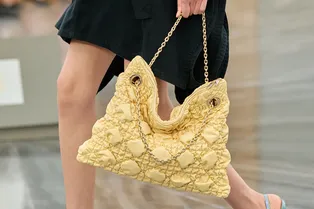 Какого цвета купить сумку в 2026 году