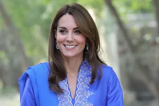 Кейт Миддлтон примерила традиционный наряд в Пакистане