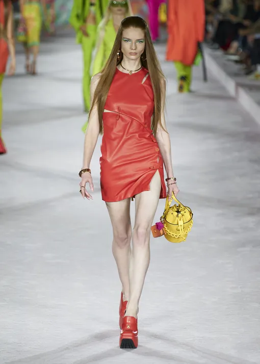 Versace весна-лето 2022