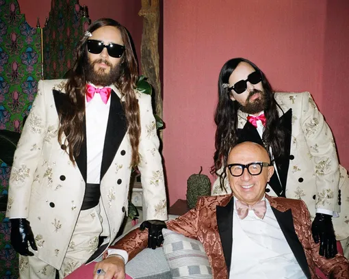 Джаред Лето, Алессандро Микеле и CEO Gucci Марко Биццари на Met Gala, 2022 Джаред Лето, Алессандро Микеле и CEO Gucci Марко Биццари на Met Gala, 2022