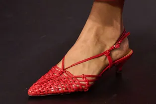 Теперь не только сумки: плетеная обувь — главный хит лета-2026