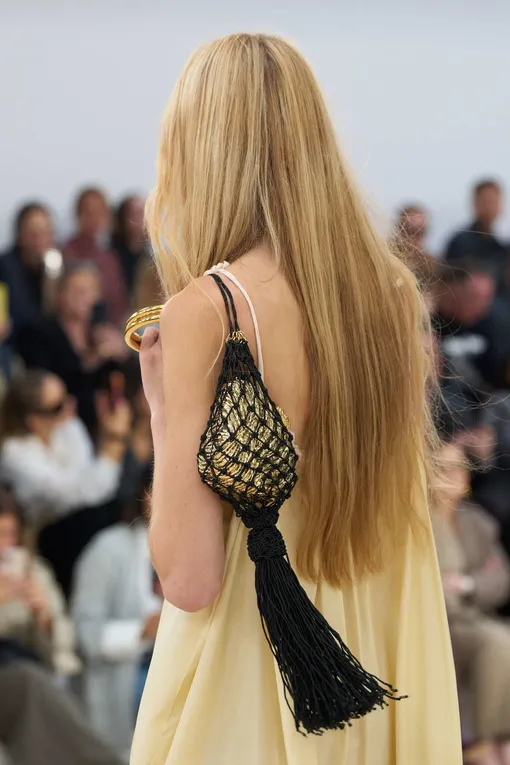 Chloé весна-лето 2025 Chloé весна-лето 2025