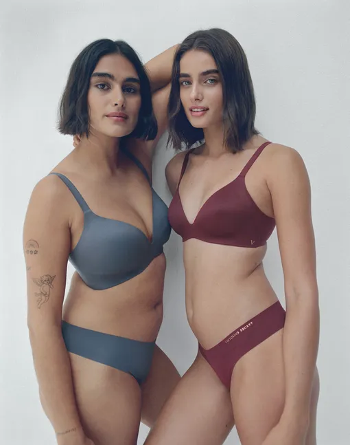 Джилл Кортлев и Тейлор Хилл в рекламной кампании Victoria's Secret