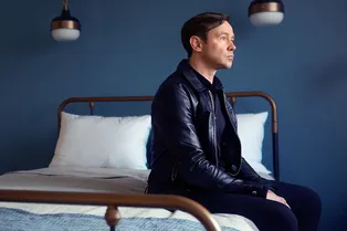 «В музыке всегда будут и бунтари, и самовлюбленные типы, которым просто нужно внимание», — Дельфин о разнице поколений и «концертах во время чумы»