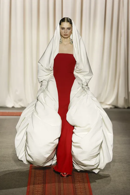 Giambattista Valli Haute Couture весна-лето 2025 Giambattista Valli Haute Couture весна-лето 2025
