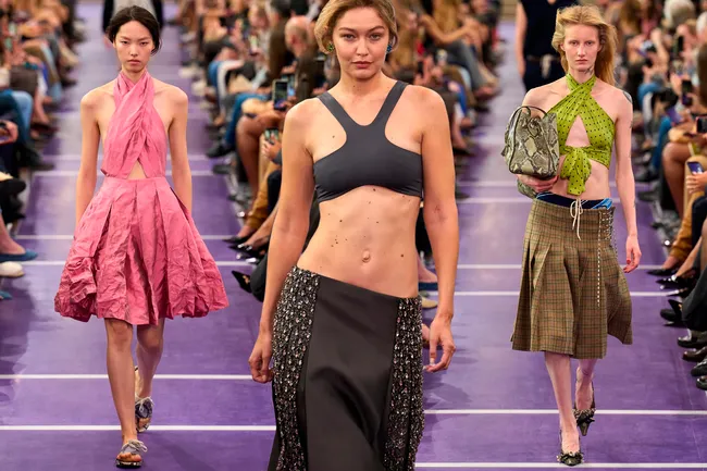 Спортивный стиль уже не тот: Miu Miu задает новый модный курс на следующий год