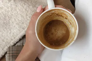 Когда нужно чистить зубы: до или после утреннего кофе