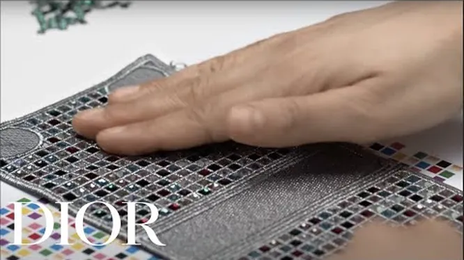 Нажмите и смотрите Нажмите и смотрите