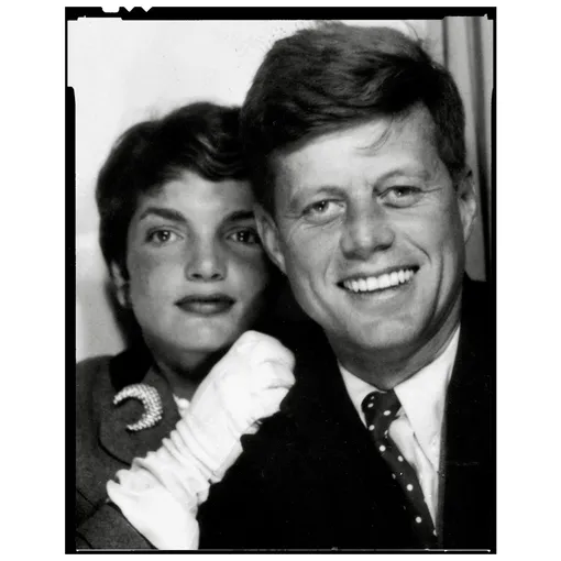 Джон и Жаклин Кеннеди в фотобудке, 1953 год
