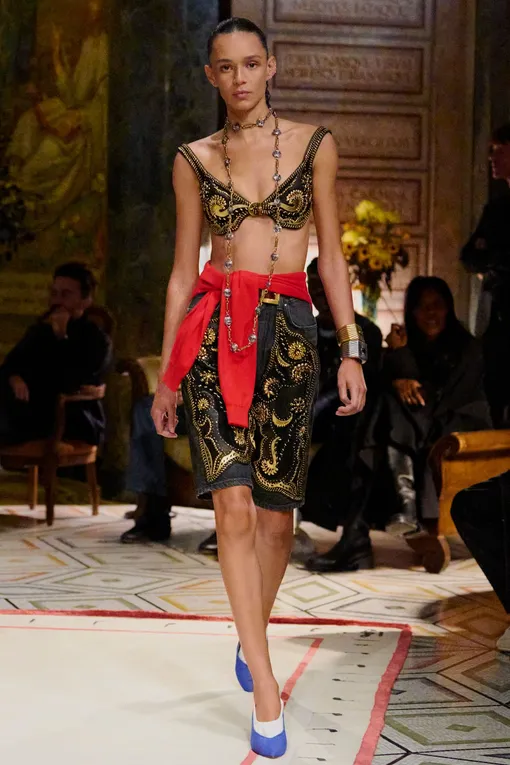 Versace весна-лето 2026 Versace весна-лето 2026