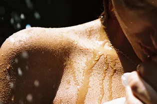 Почему полезно принимать холодный душ