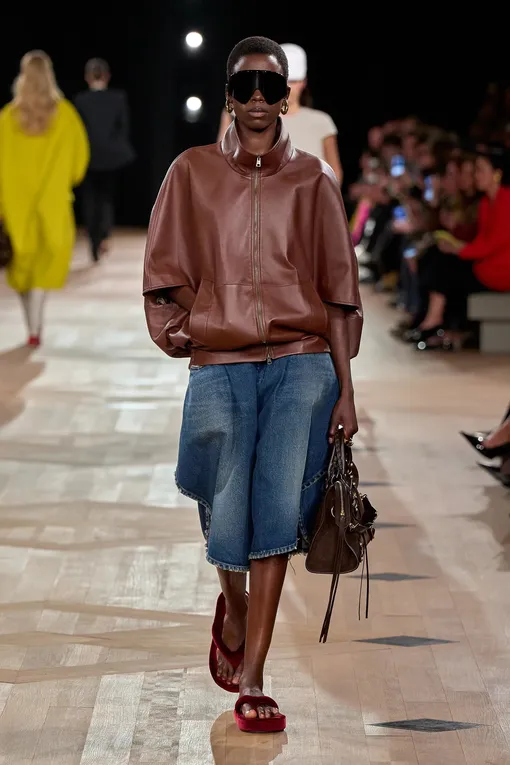 Balenciaga весна-лето 2026 Balenciaga весна-лето 2026