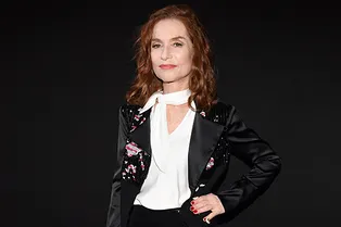 Изабель Юппер, Поппи Делевинь и Жюльет Бинош на показе Giorgio Armani Privé