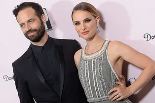 Натали Портман в боди и прозрачном платье Dior в Лос-Анджелесе