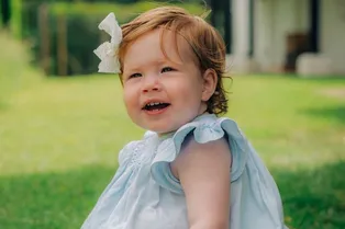 Вся в папу: посмотрите на первые портреты дочери принца Гарри и Меган Маркл