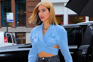 Как носить кроп-топ с длинными рукавами