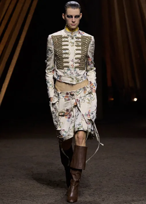 McQueen весна-лето 2026 McQueen весна-лето 2026