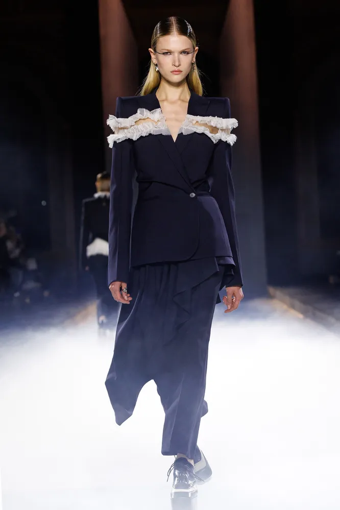 Alexander McQueen весна-лето 2025